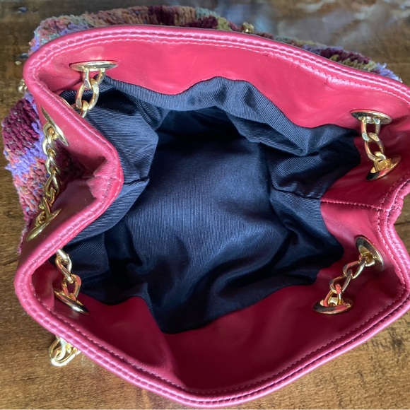 Artisan Crafted Swirl Design Red Bucket Bag Leather Closure Chain Shoulder EUC - Picture 7 of 11